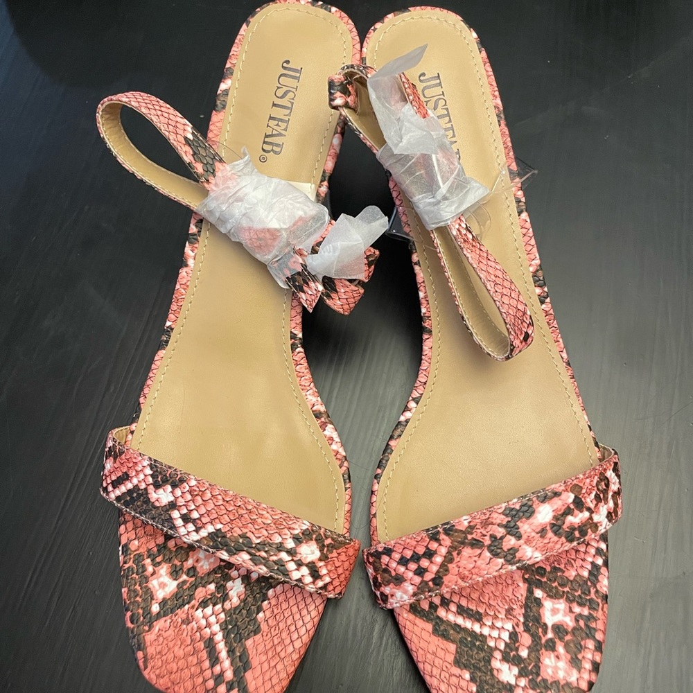 NWOT - JUSTFAB Kitten Heel - coral snake. Size 11 - Picture 4 of 5